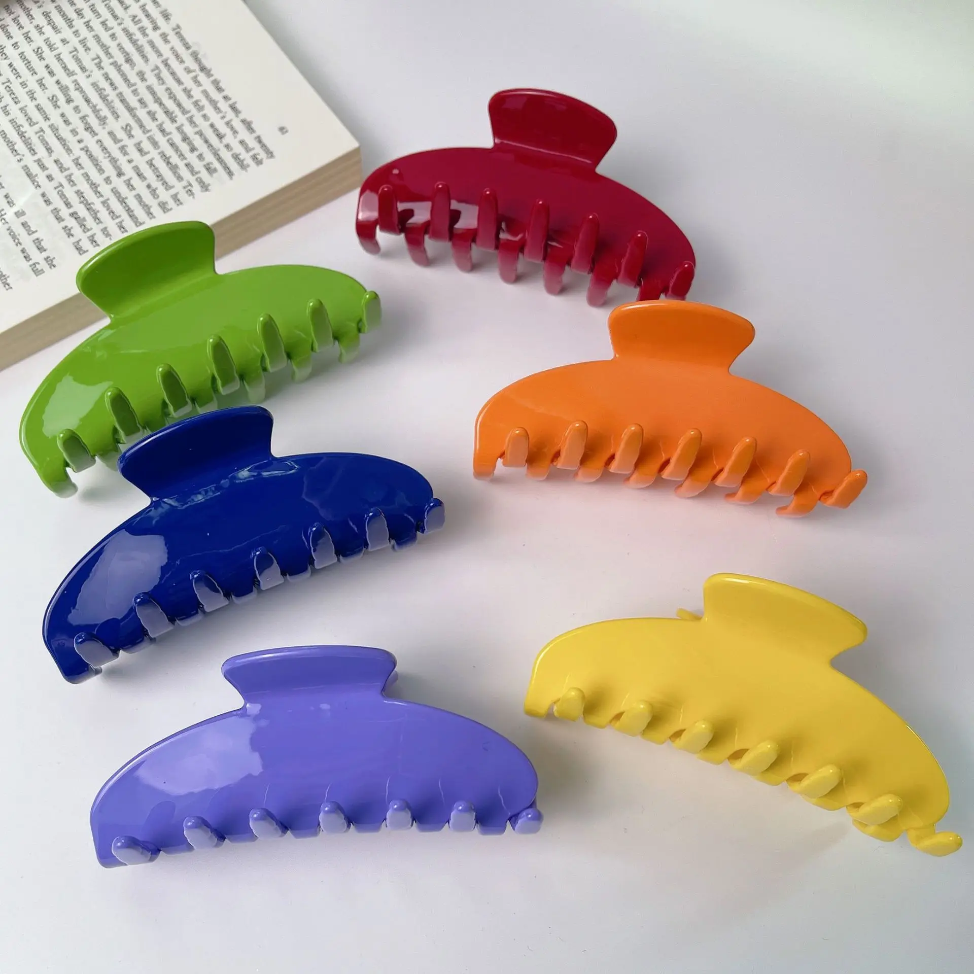 

Exclusive Wholesale Custom Logo Hair Claw 10.5cm Sweet Solid Color Hair Claw Clips For Thick Hair Girls Accessories