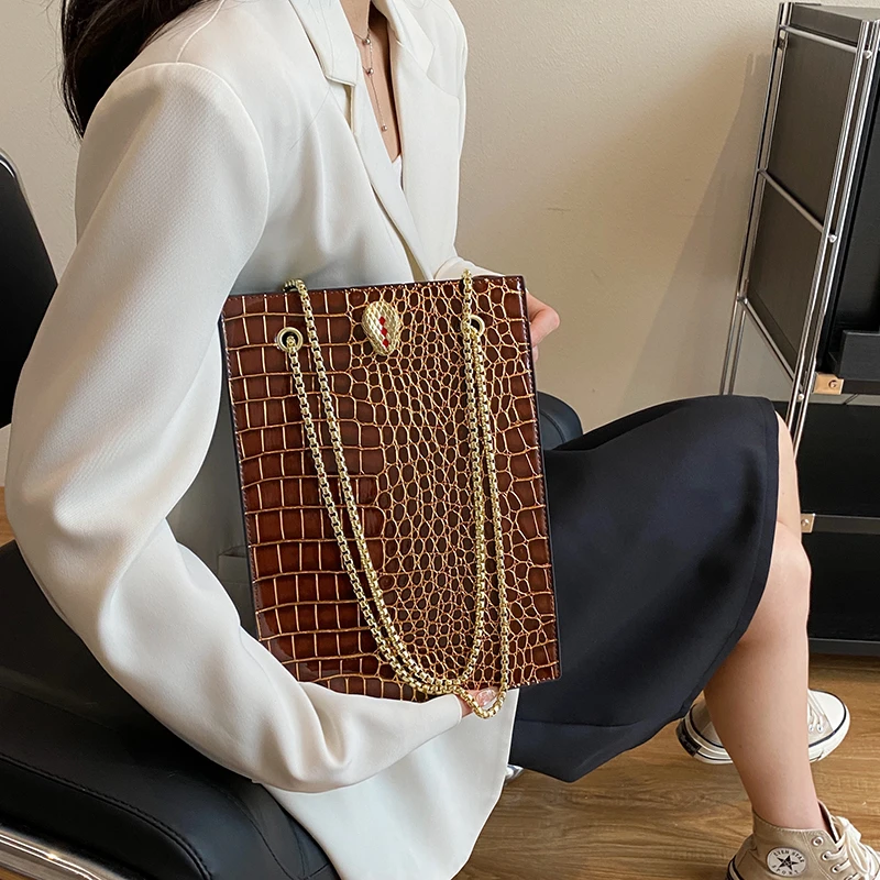 2023 New Fashion Women's Handbags Genuine Leather Crocodile Pattern Vertical Lady Chain Bag Shoulder Messenger Bags For Women