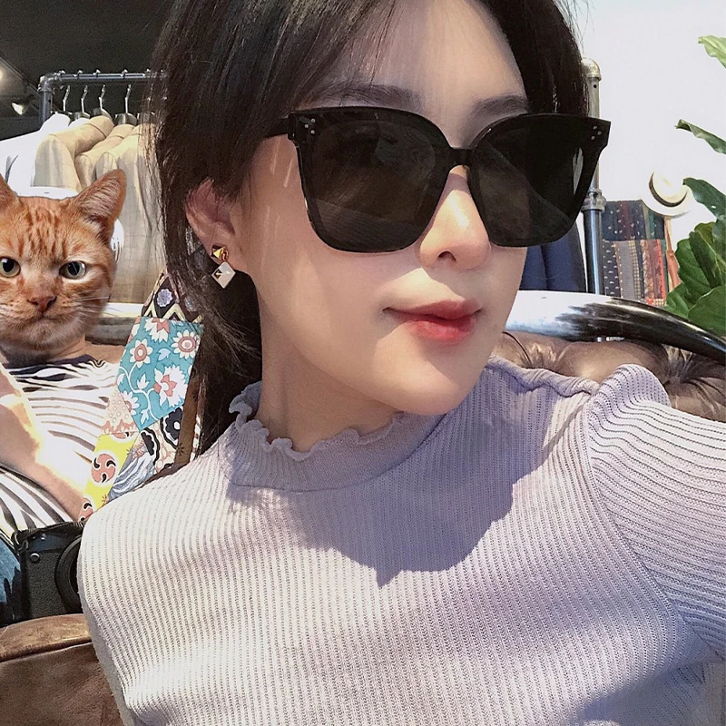 

Yuumi Her Sunglasses For Women Mens Black Eyewear Cat eye MGlasses Spy Fashion Oversized Luxury Designer Brand Jennie Korea