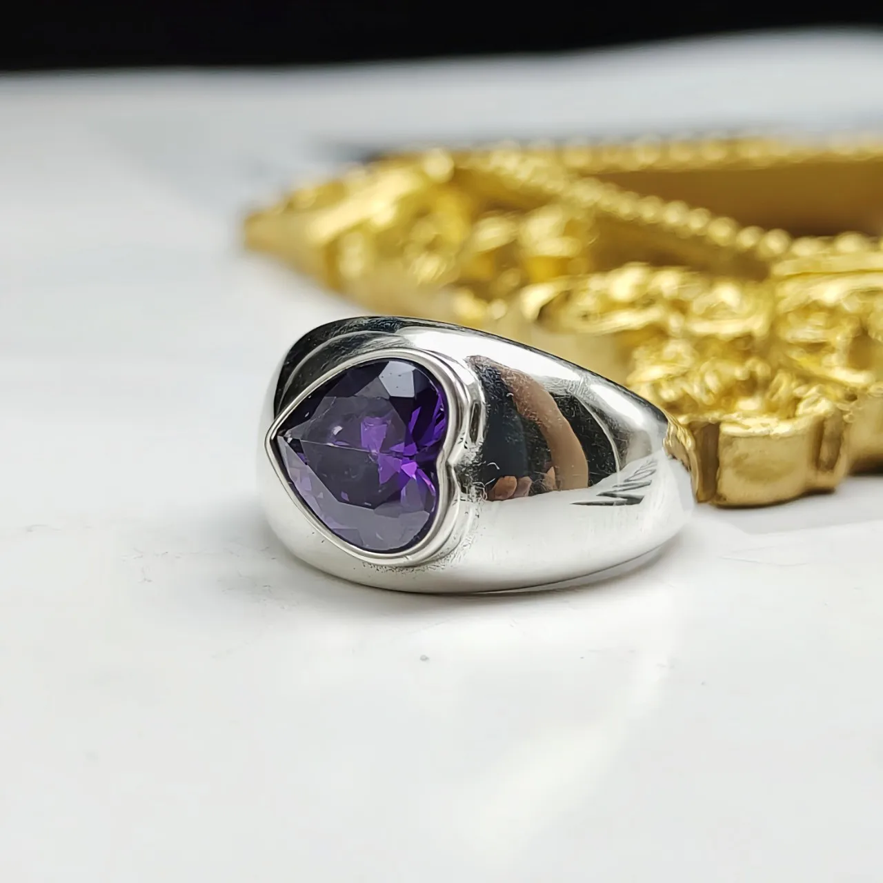 

The New S925 European and American Purple Diamond Love Niche Design Feels Simple and Cool, and The Fashion Opening Ring Is Inset