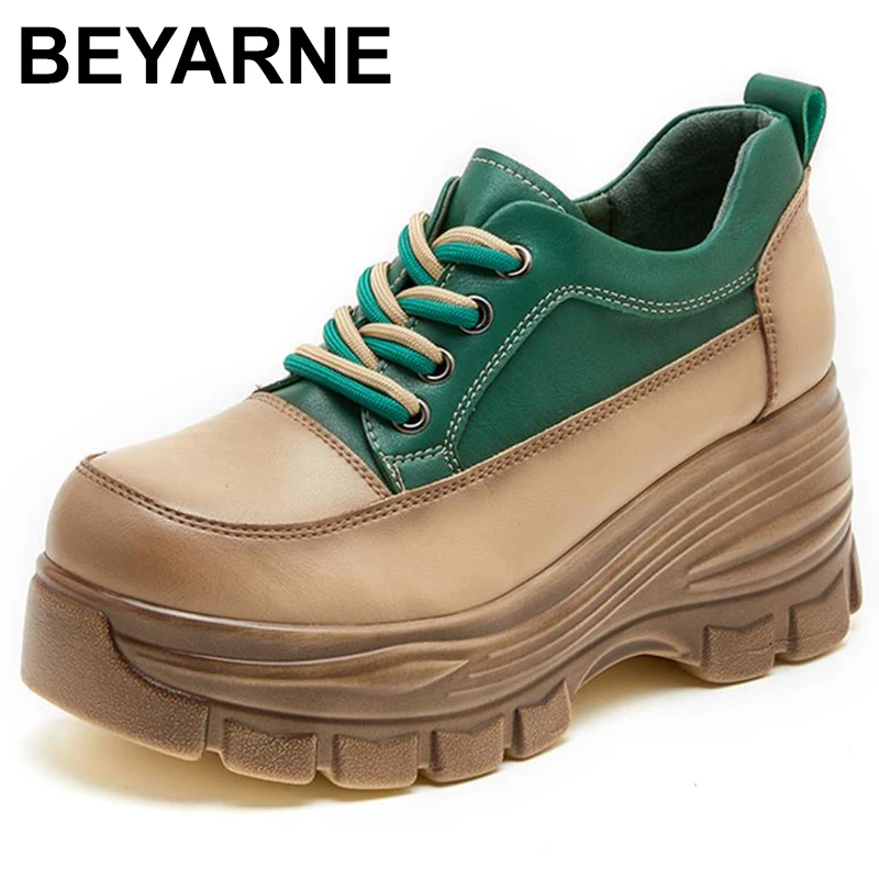 

Женские кроссовки из натуральной кожи, на шнуровке