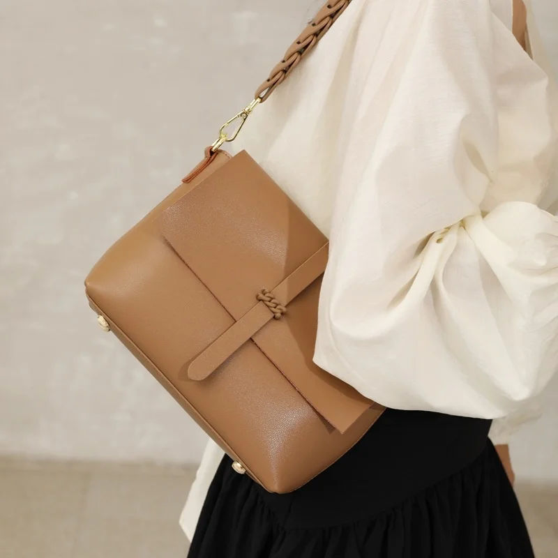 

Women's leather handbag, high-quality small bag belt, simple, new 2022 series