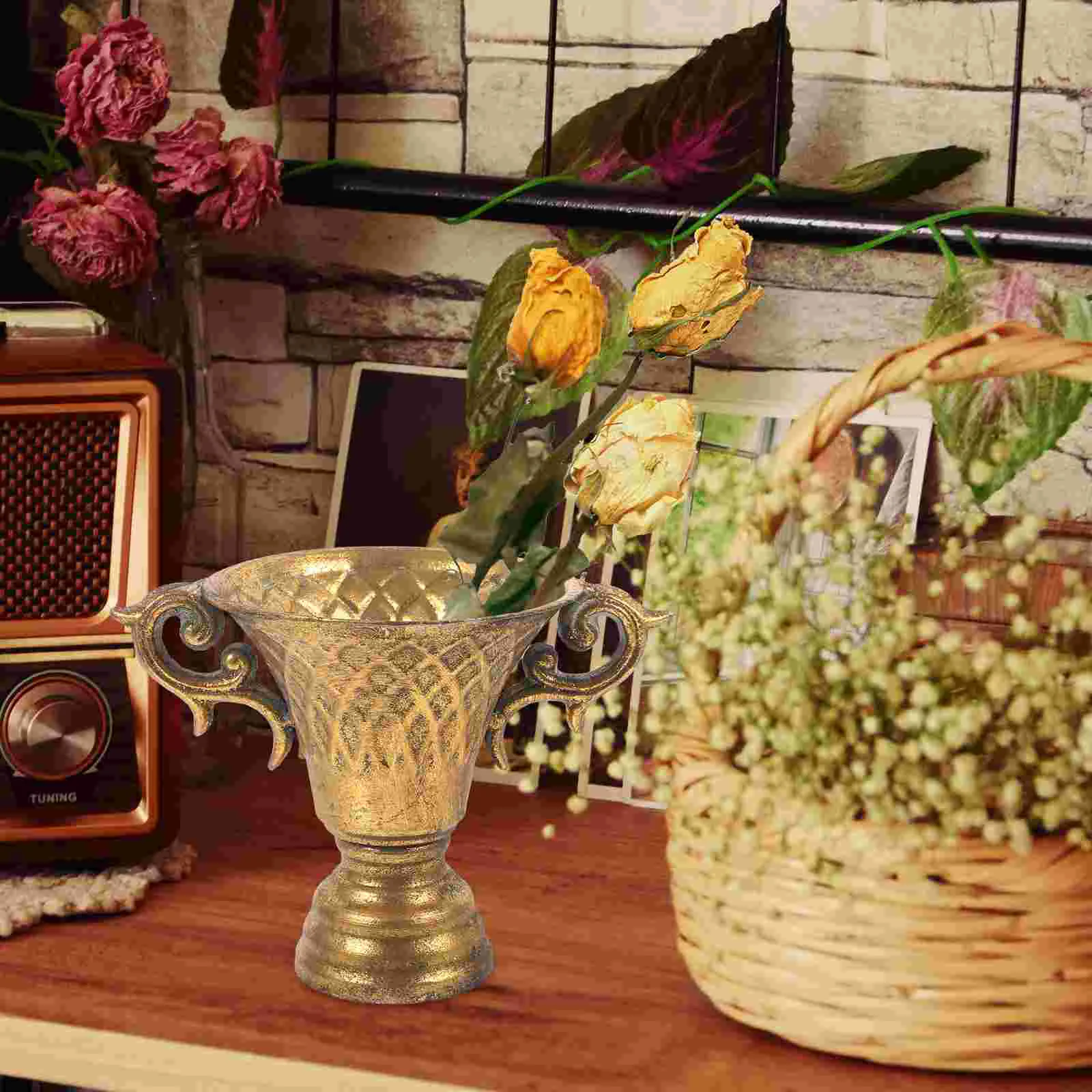 

Vintage Flowerpot Iron Vase Home Birthday Decoration Girl Trophy Table Vases Flowers Decorative Metal Tabletop Office