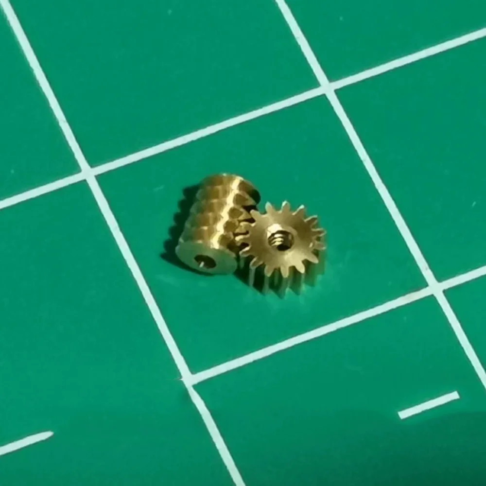 

Червячный редуктор медный 1:87