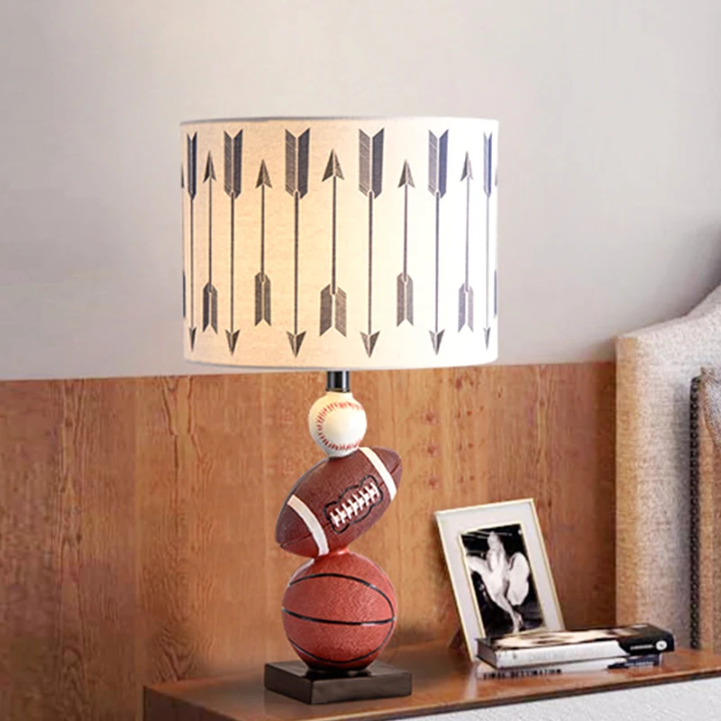 

Светодиодная настольная лампа, креативный и уютный прикроватный столик для детской комнаты, баскетбола, регби, бейсбола