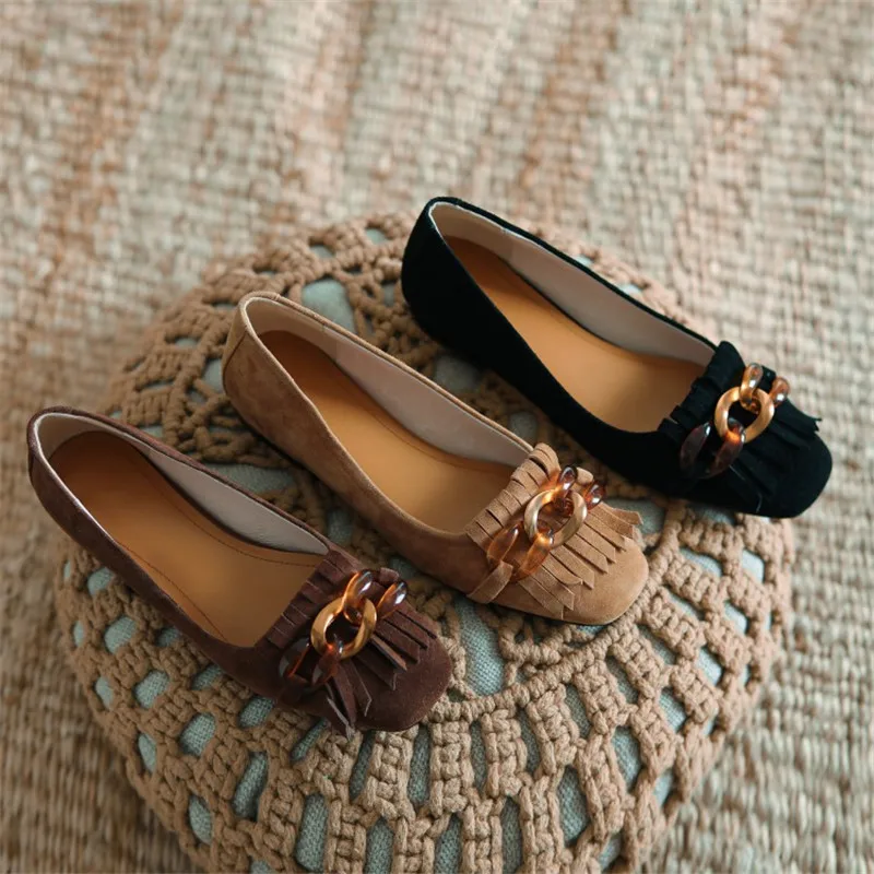 

Женские замшевые туфли-лодочки, однотонные туфли из коровьей замши на низком каблуке с квадратным носком и кисточками, весна 2021