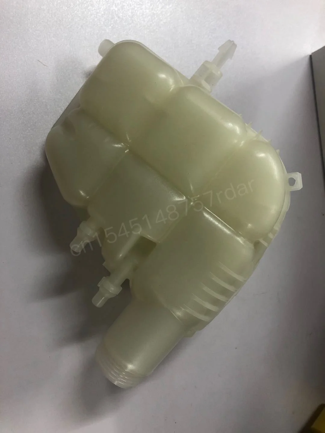 

Kettle / auxiliary water tank is Suitable for BMW f45f54f55f56f57 17137617362