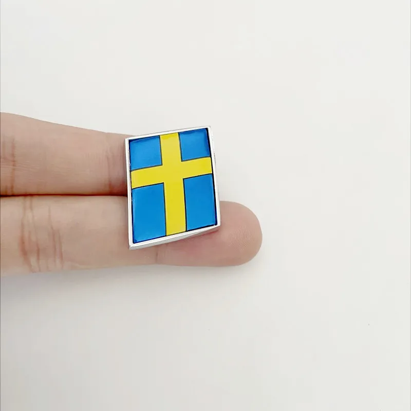 Фото 3D Metal AWD Sweden Flag Crown Logo Rear Trunk Emblem Badge Sticker Decals For Volvo V40 V60 C30 S60 S80 S90 XC90 XC60 XC40 №5