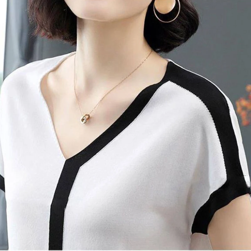 Женская футболка с коротким рукавом и V-образным вырезом