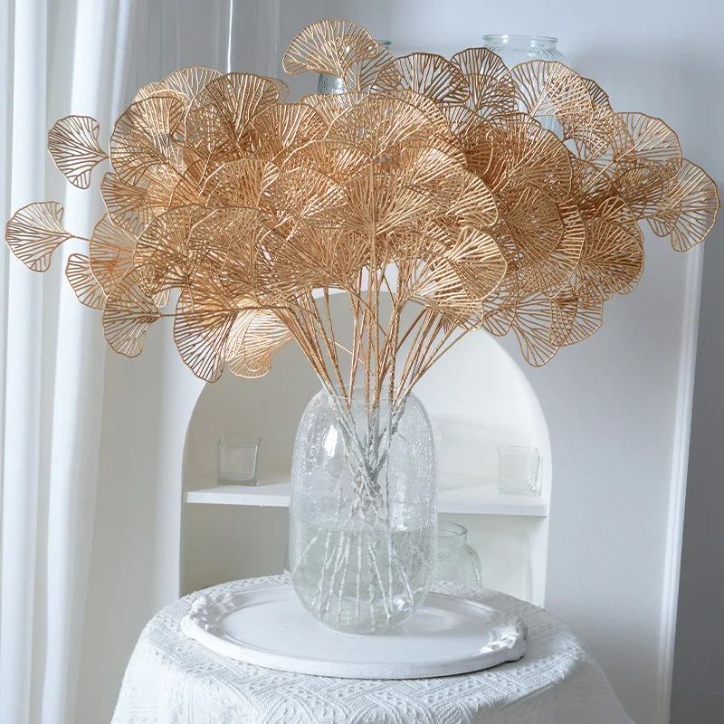

Simulated Flower Plastic Mesh Pattern 3-pronged Golden Ginkgo Leaf Concentric Flower Dining Table Decoration Wedding Decoration