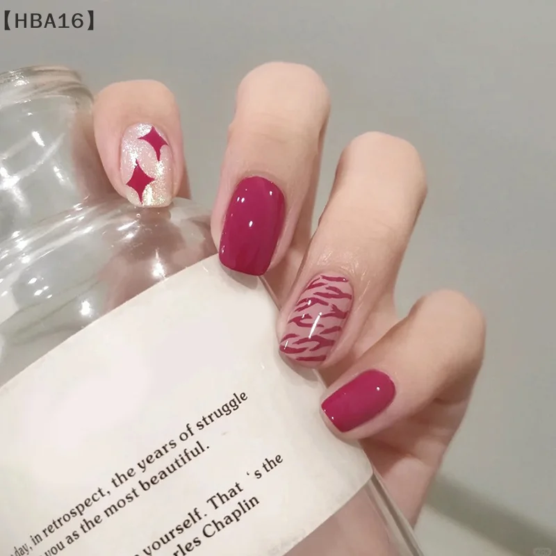 24 шт. короткие квадратные накладные ногти с дикими ягодами красного цвета и