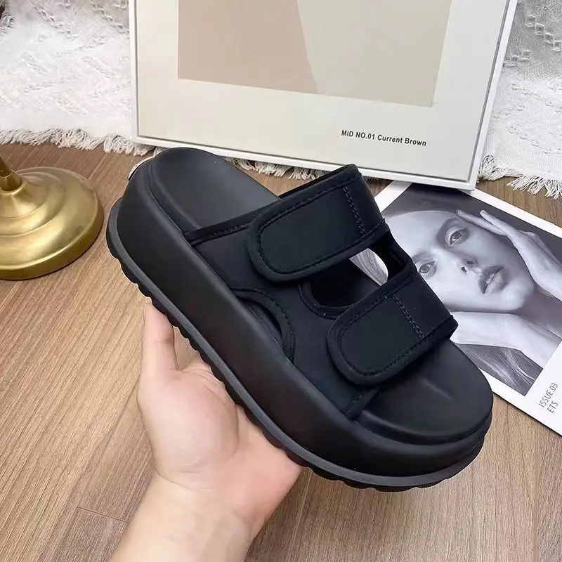 

Шлепанцы женские на платформе, сандалии на высоком каблуке, пляжные шлепанцы, однотонные тапочки, модель Лето 2023