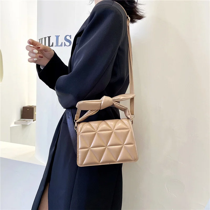 

Осень 2023, новая трендовая модная маленькая квадратная сумка Lingge, текстурированная однотонная сумка-мессенджер из искусственной кожи на одно плечо для женщин