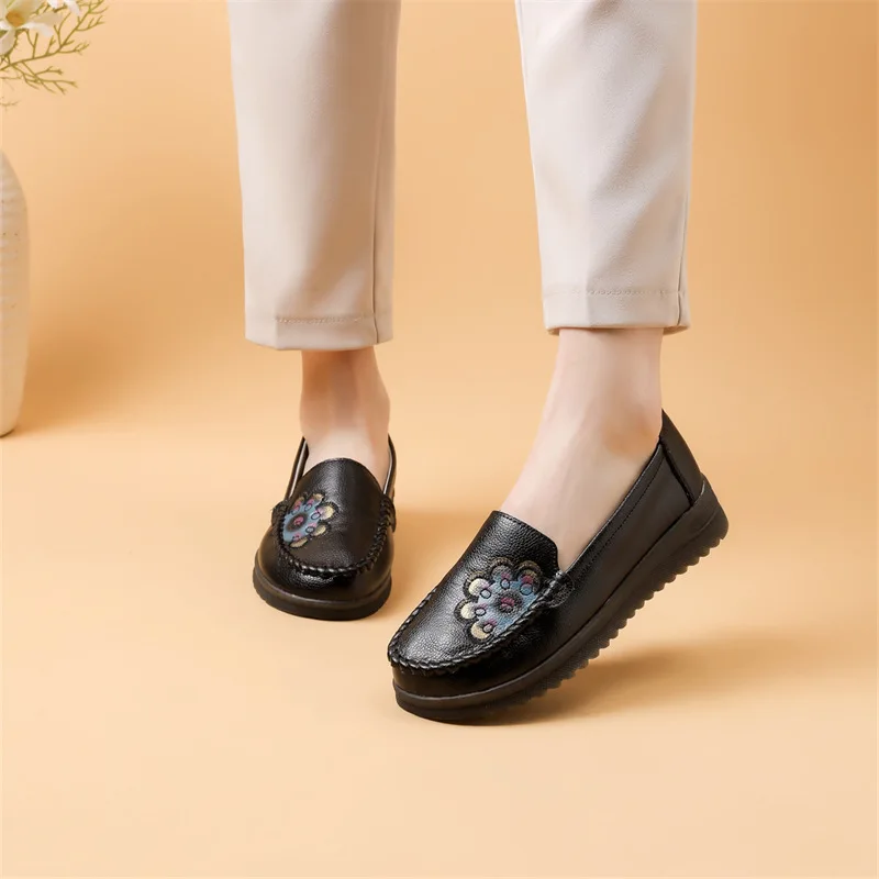 2023  nurse woman flat shoes embroidered leather moccasins women's summer loafers mom slip on flats long standing shoes female