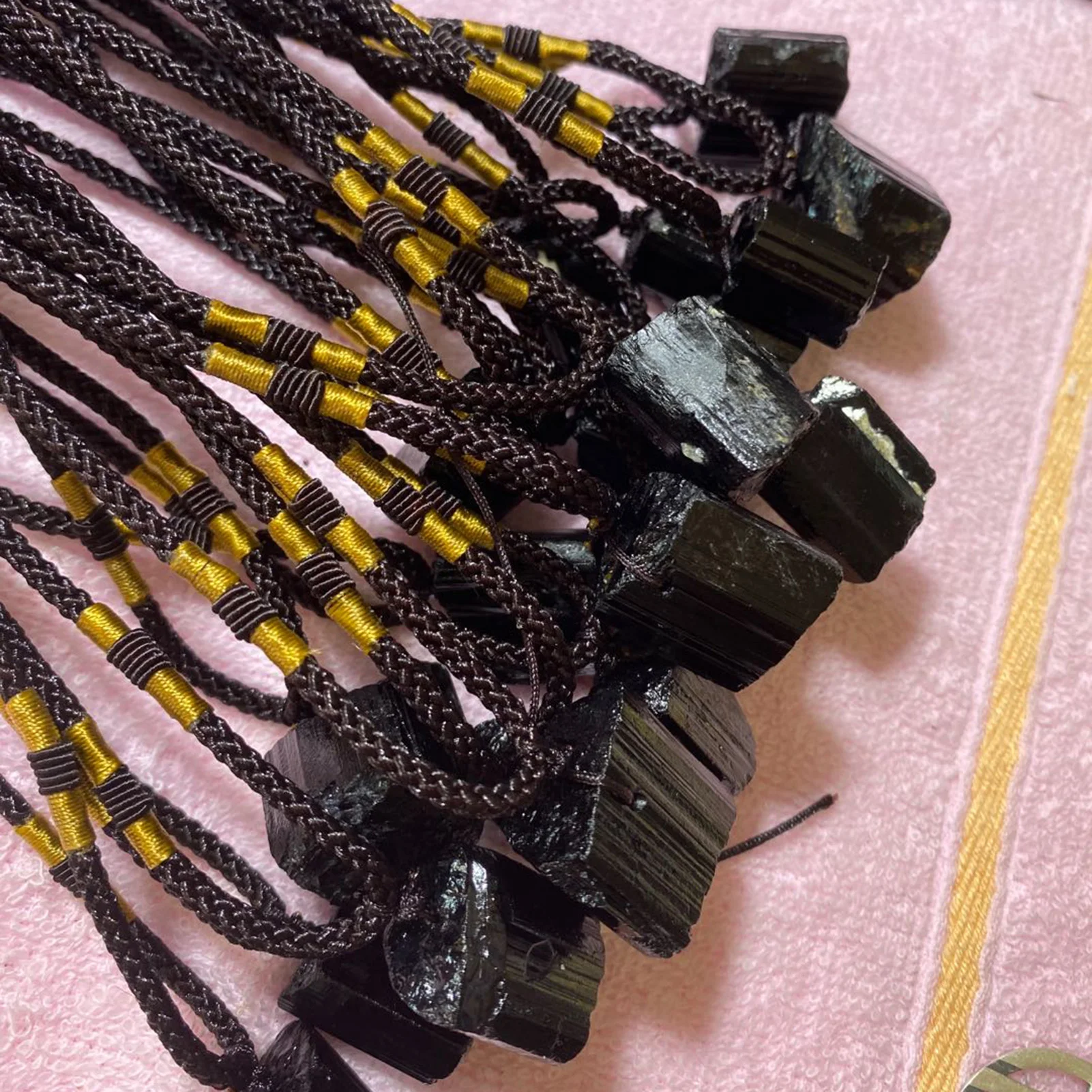 

Ожерелье с подвеской из натурального черного турмалина