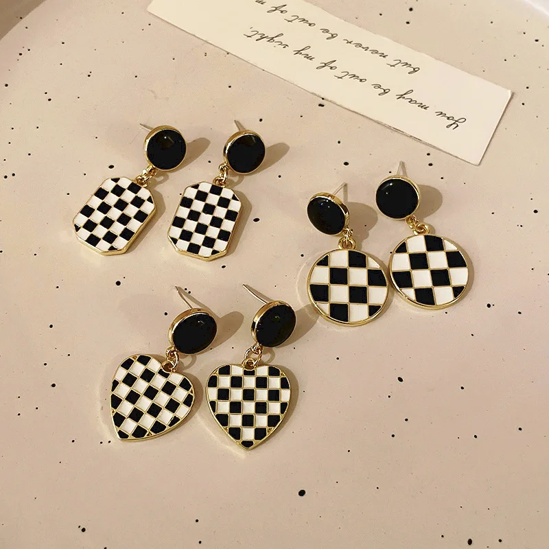 

Black and White Grid Vintage Earrings for Women Gift Korea 925 Silver Earpins