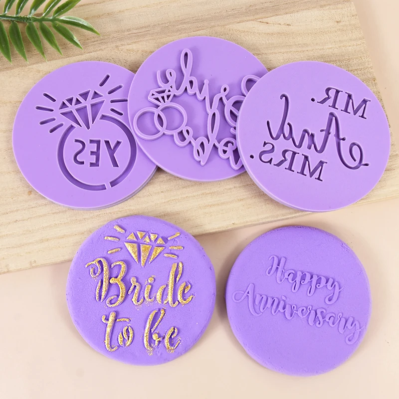 

Wedding Party 3D Cookie Stamp Mold Round Fondant Cake Biscuit Mould Printing Stamper Embossing Tool Baking Decoration Supplies