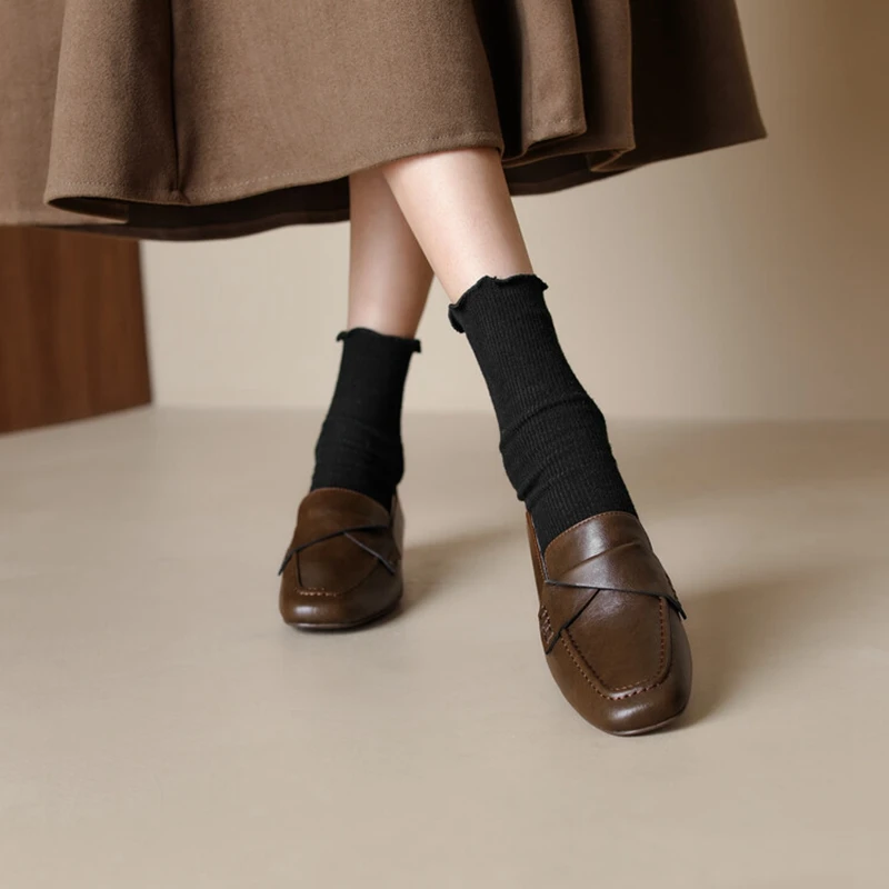 

NEW Spring Women Shoes Split Leather Women Loafers Solid Round Toe Chunky Heel Shoes for Women Casual Retro Pleated Women Pumps