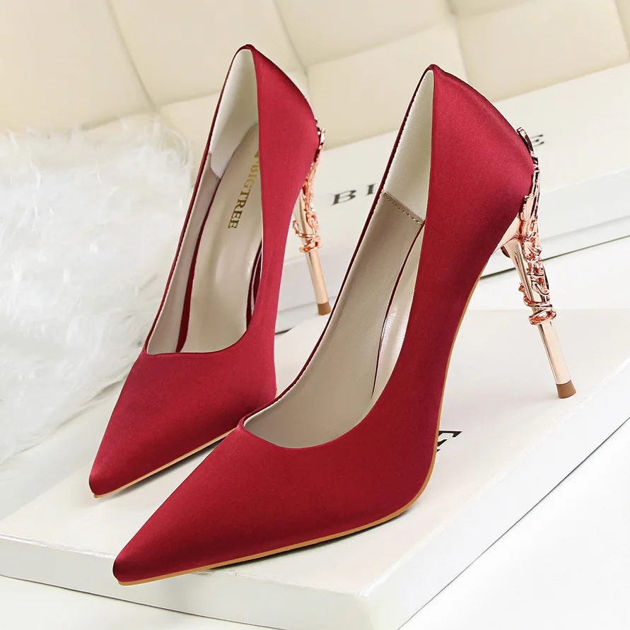 

Elegant Women Pumps New Design Appliques Women's Party Shoes Bride Wedding Shoes High Heels Stilettos High-heeled Shoes Silk