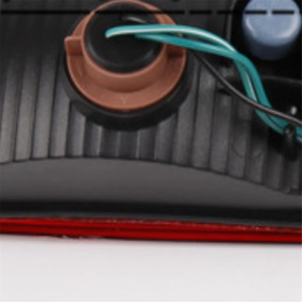 Отражатель заднего бампера MN117951 для Mitsubishi Jajero Montero Shogun V73 V77 2002-2006 MN117952