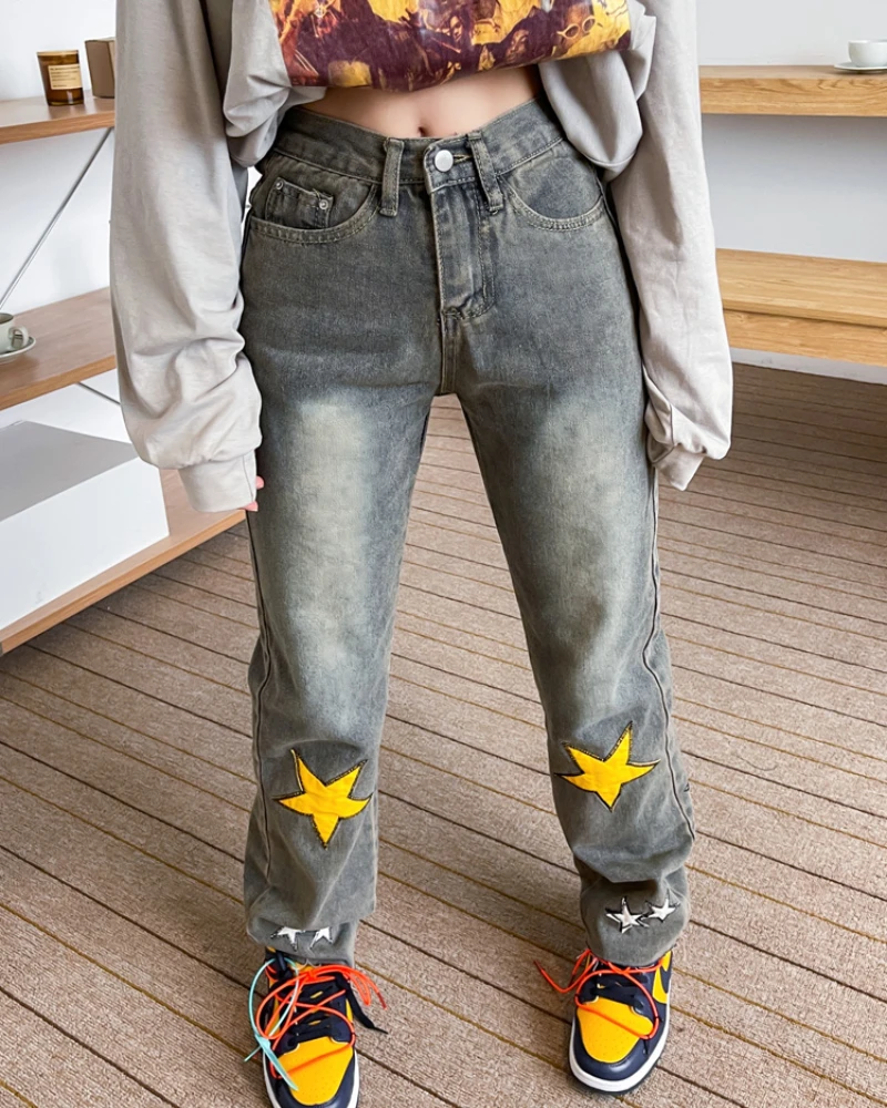 

Европейские и американские джинсы в стиле ретро с заплатками и звездами, женская одежда больших размеров, трендовые прямые брюки с высокой ...