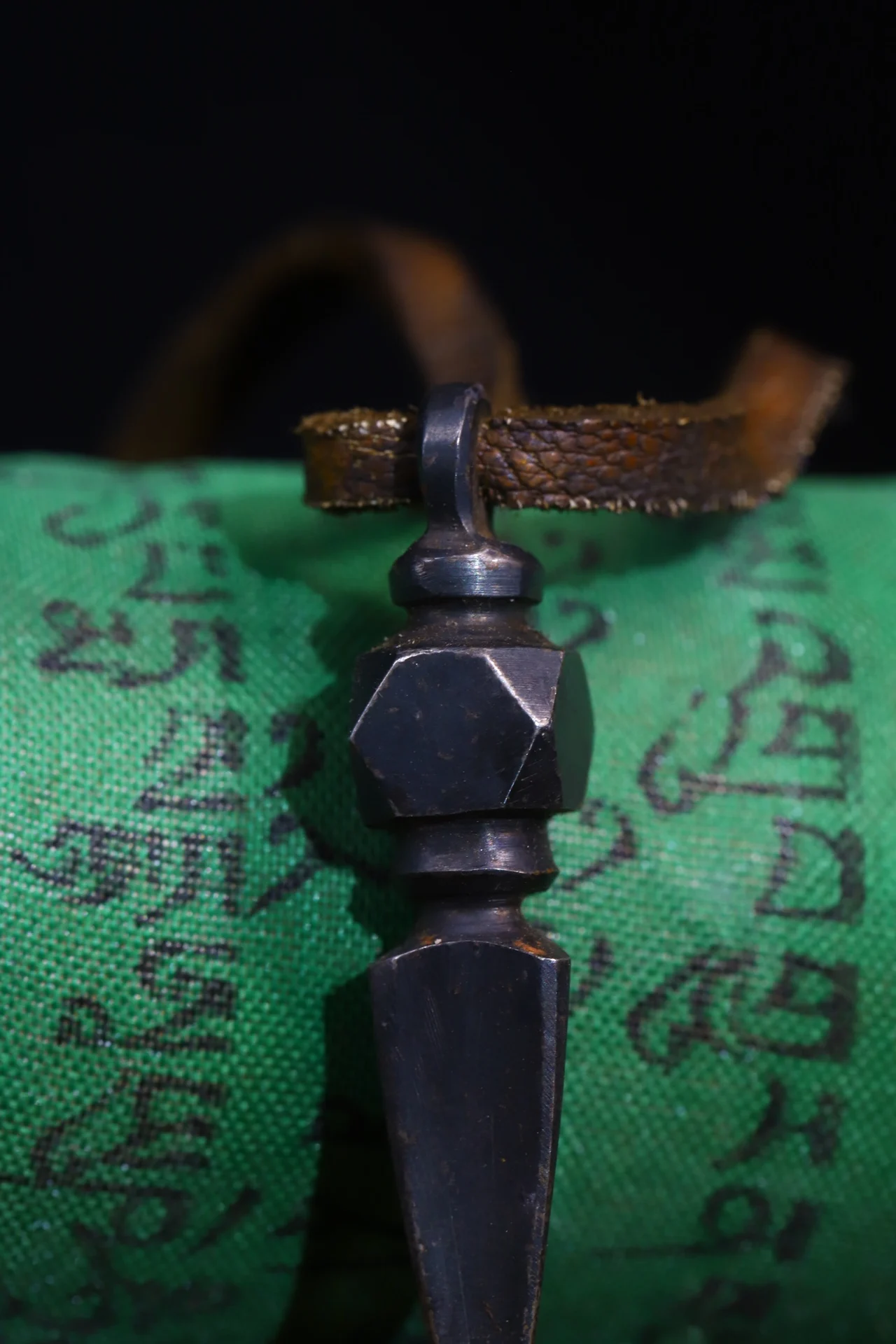 Китайская разработка старые тибетские трусики железный метеорит ручная работа