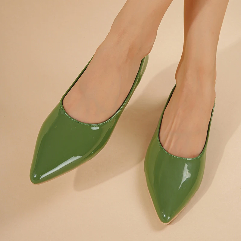 

Pointed flat heel temperament sexy European and American foreign trade fruit large flat shoes 2022 new all match