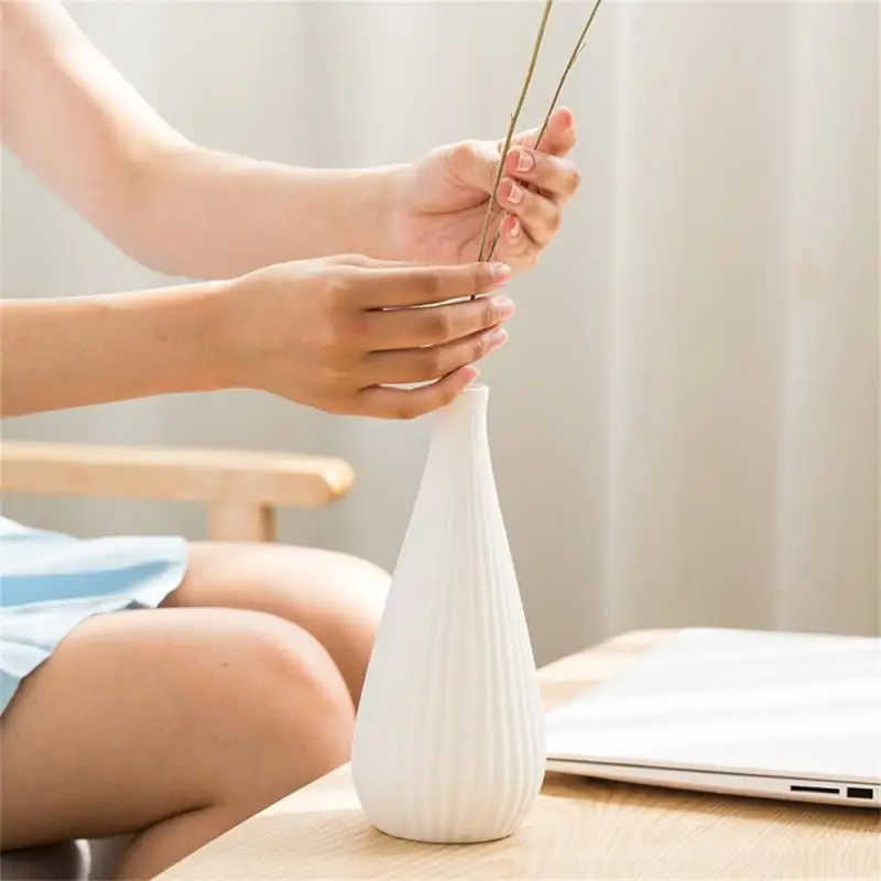 

Flower Pot Fresh Delicate Elegant Handmade Dry Flower Home Decor Flower Vase Ceramic Simple Table Decorations Flower Basket