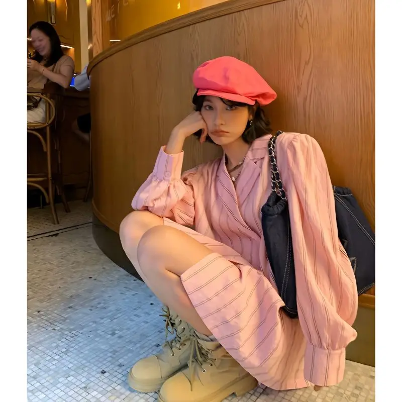 

Женская рубашка в розовую полоску, футболка средней длины с длинными рукавами на раннюю осень, Корейская версия, топ оверсайз, текстурная рубашка в стиле Харадзюку