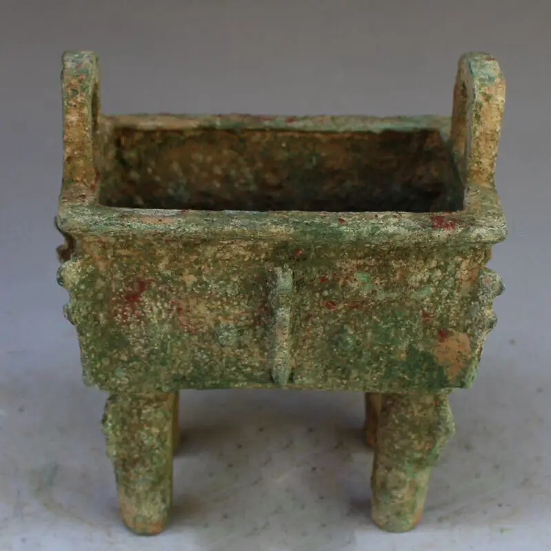 

Old Terracotta Bronze four-legged square tripod ornaments pot Patina Statues