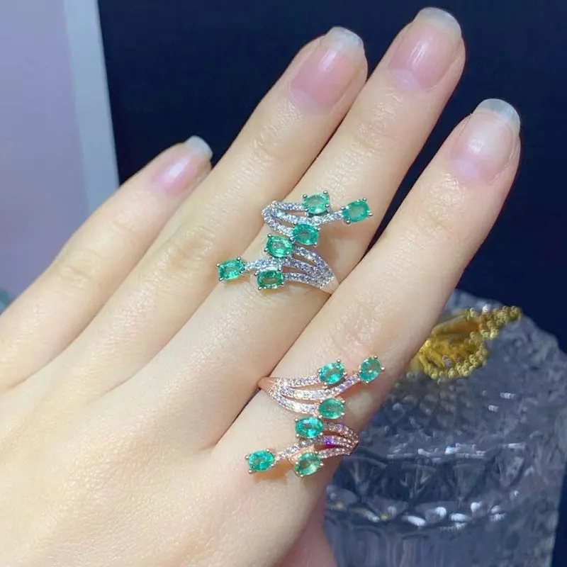 Женское серебряное кольцо с изумрудом 0 6ct Φ 3 мм * 4 Серебряное ювелирное изделие