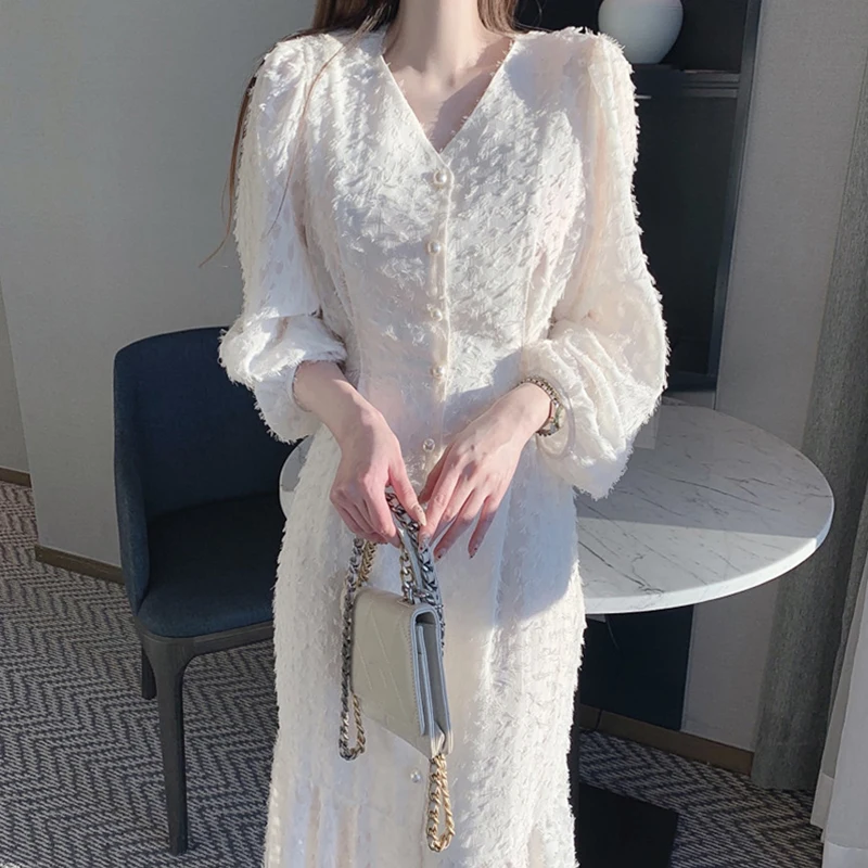 

Платье женское с V-образным вырезом и жемчужной пряжкой