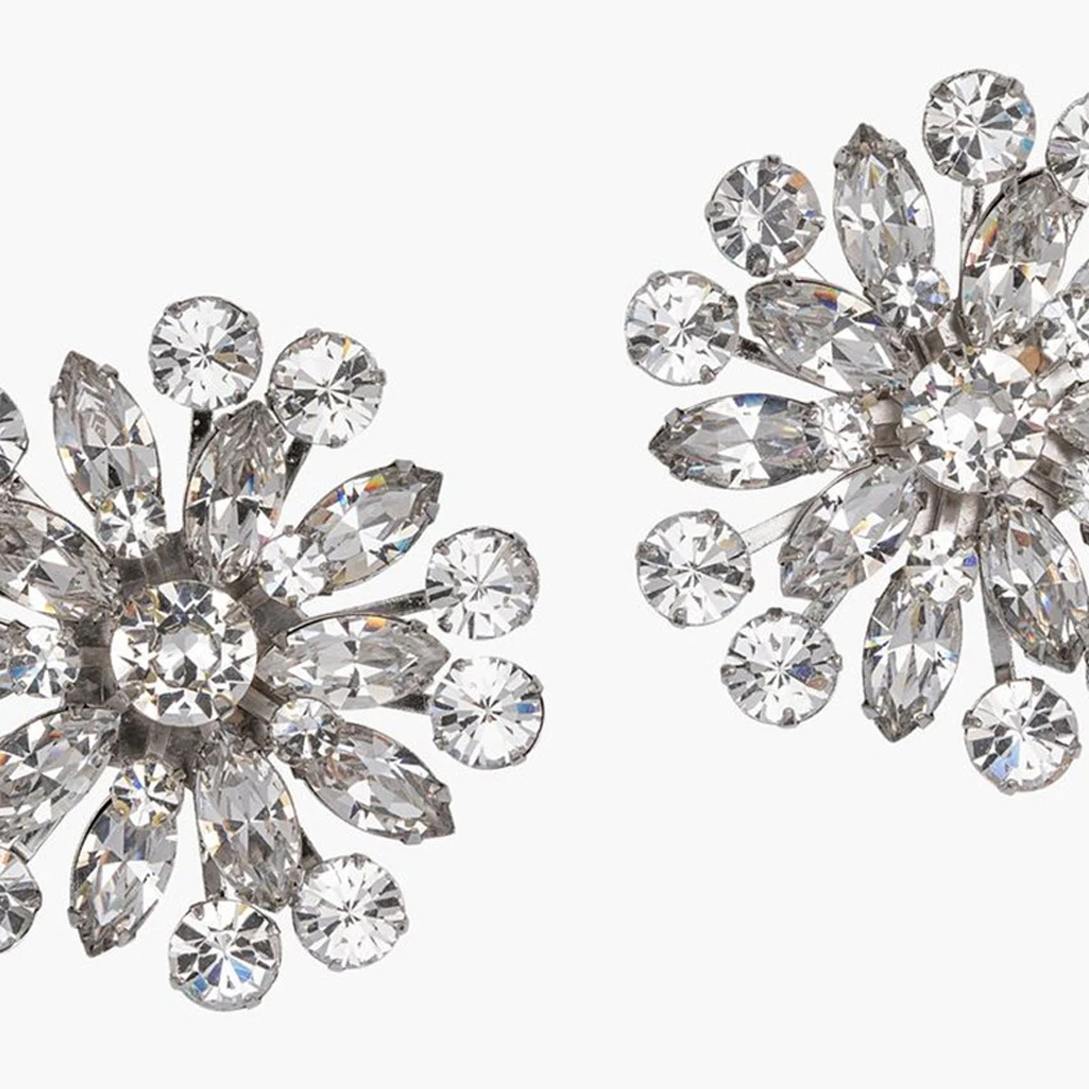 Большие серьги-гвоздики с геометрическим кристаллом и цветами свадебные для