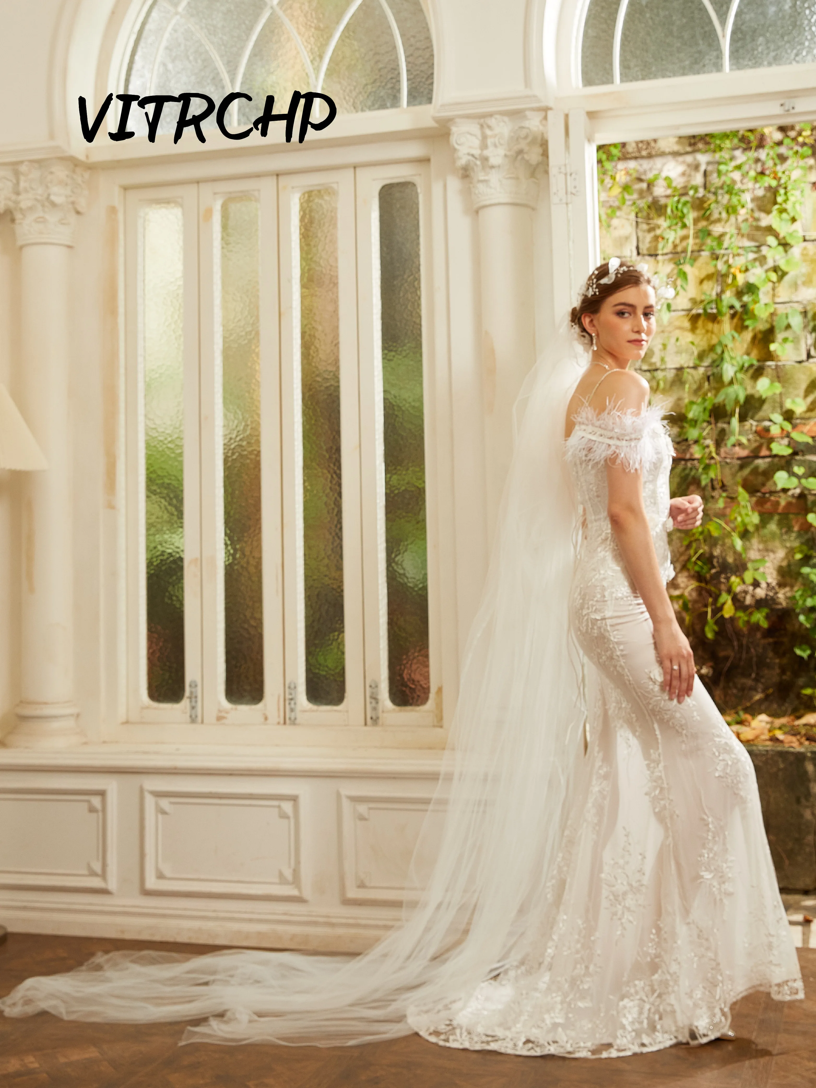 

White Wedding Dress Sexy Simple Bridal Gown Vestidos Blanco Boda Playa Feathers Civil High Split Women Lace Up Bridal Party Robe