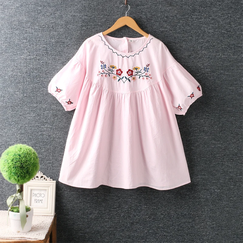 

Summer Sweet Embroidery Flower Shirt Women Short Sleeve Round Neck Casual Shirt Fz066