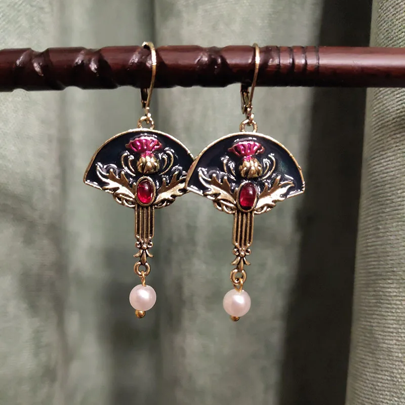 

Elegance Simulated Pearl Dangling Earring Vintage Hand Carving Fan Enamelled Rose Red Flowers Inlay Red Stone Earrings For Women