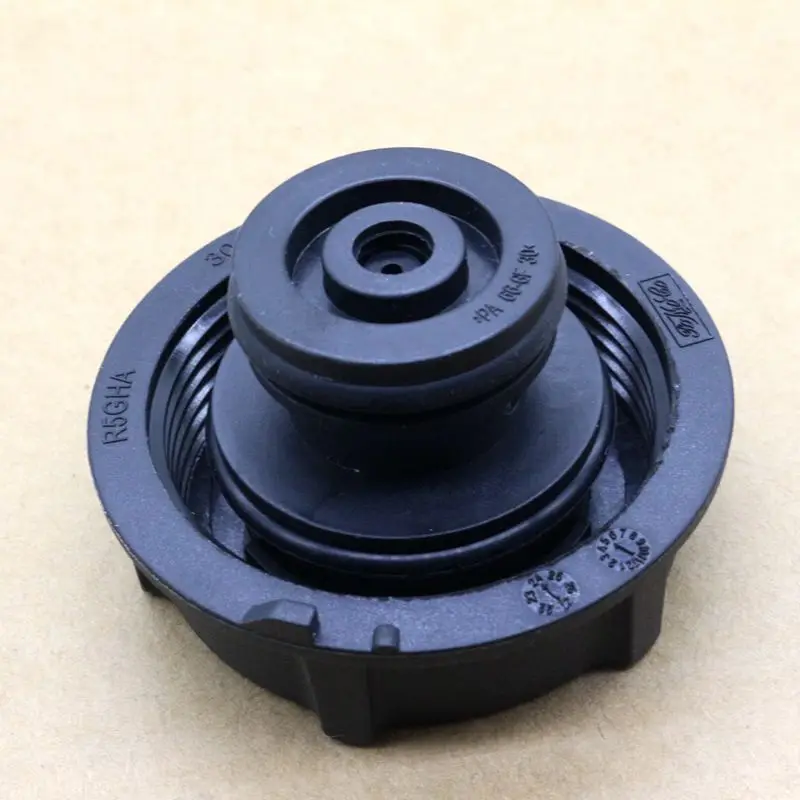 Емкость радиатора охлаждающей жидкости для Volvo C30 C70 S40 S60 S80 V50 V70 XC60 XC70 XC90 30680002 LR000243