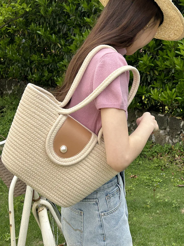 

Casual Hand-weaving Tote Large Capacity Cotton Rope Female Tote Bag Vintage Casual Portable Handmade Simple for beach Vacation