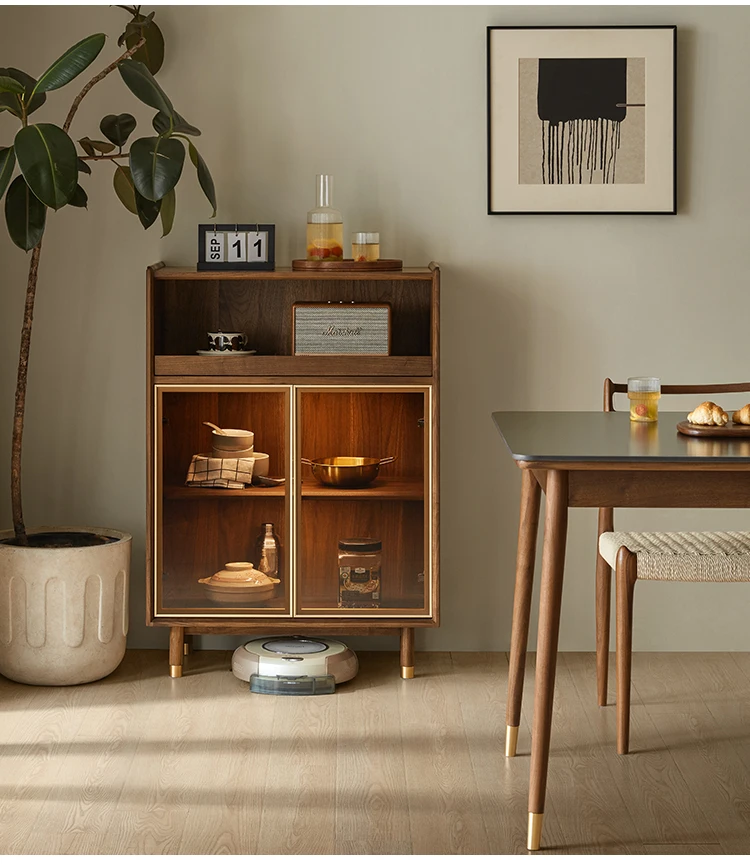 Nordic Light Luksusowa szafka na wino z litego drewna Północnoamerykańska witryna czarnego orzecha Szafka boczna do salonu