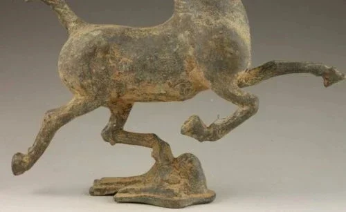 Коллекционная декоративная статуя старой медной бронзы яркая лошадь