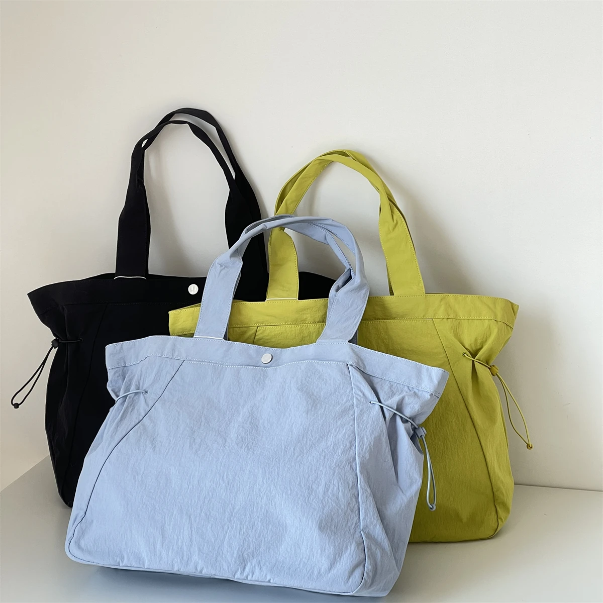 Explosions Of women's Shoulder Handbag Women's Summer Lightweight Waterproof Large-capacity outdoor sports fitness yoga bag