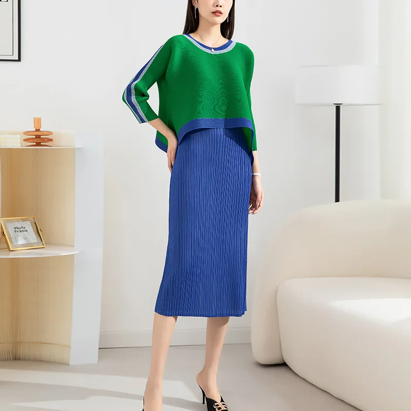 Fall 2022 new women's short top + vest dress set Miyak fold Fashion loose large size bump color top + V-neck dress two pieces