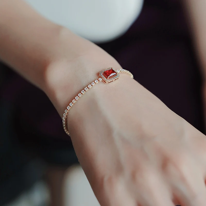 

2022 New High Grade Simple Luxury Bracelet Women's Rhinestones Bracelets on Hand Fashion Jewelry Charm Girls Chain Accessories