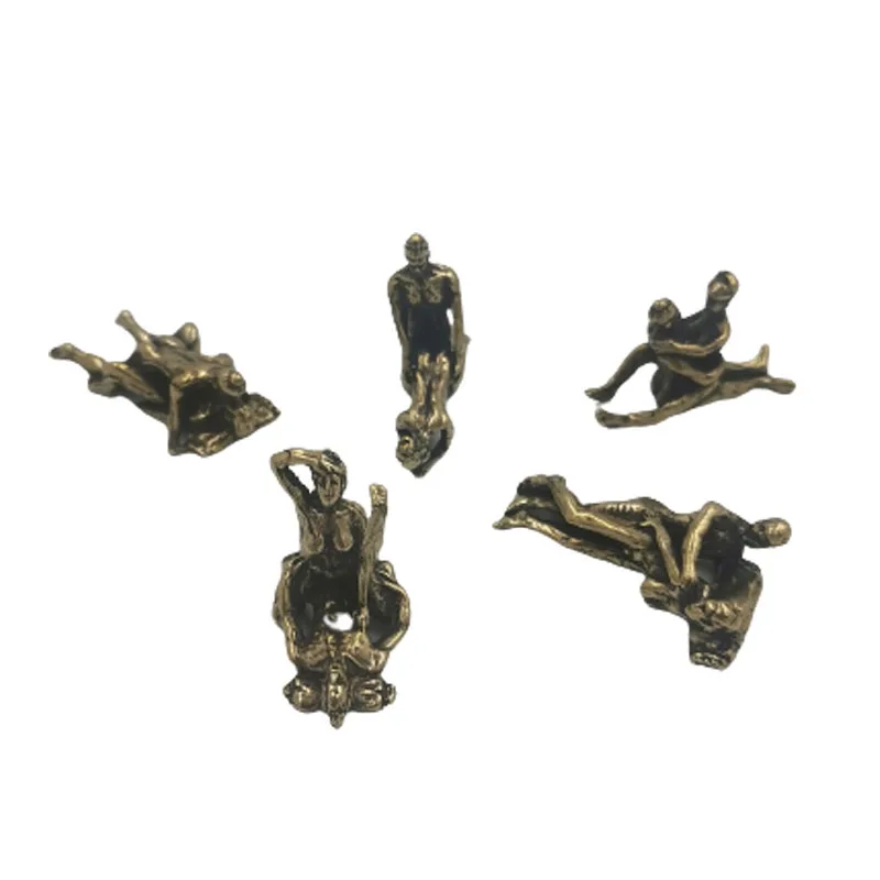 

Mini Vintage Brass Portable Funny Decorative Keychain Ornament Craft Figurines 2-Posture For Home Bar Party Desk Decoration Gift