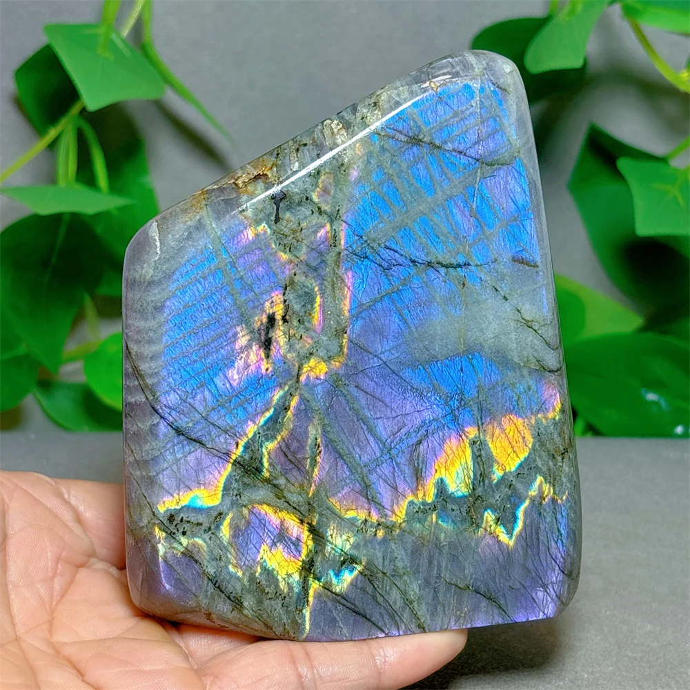 Лабрадорит форма в ассортименте