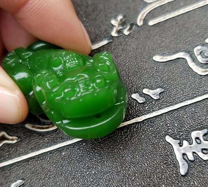 

1pcs pixiu jade Pendant jade statue Natural jade clothing Accessories troops Necklace Pendant Green jade Hand engraving