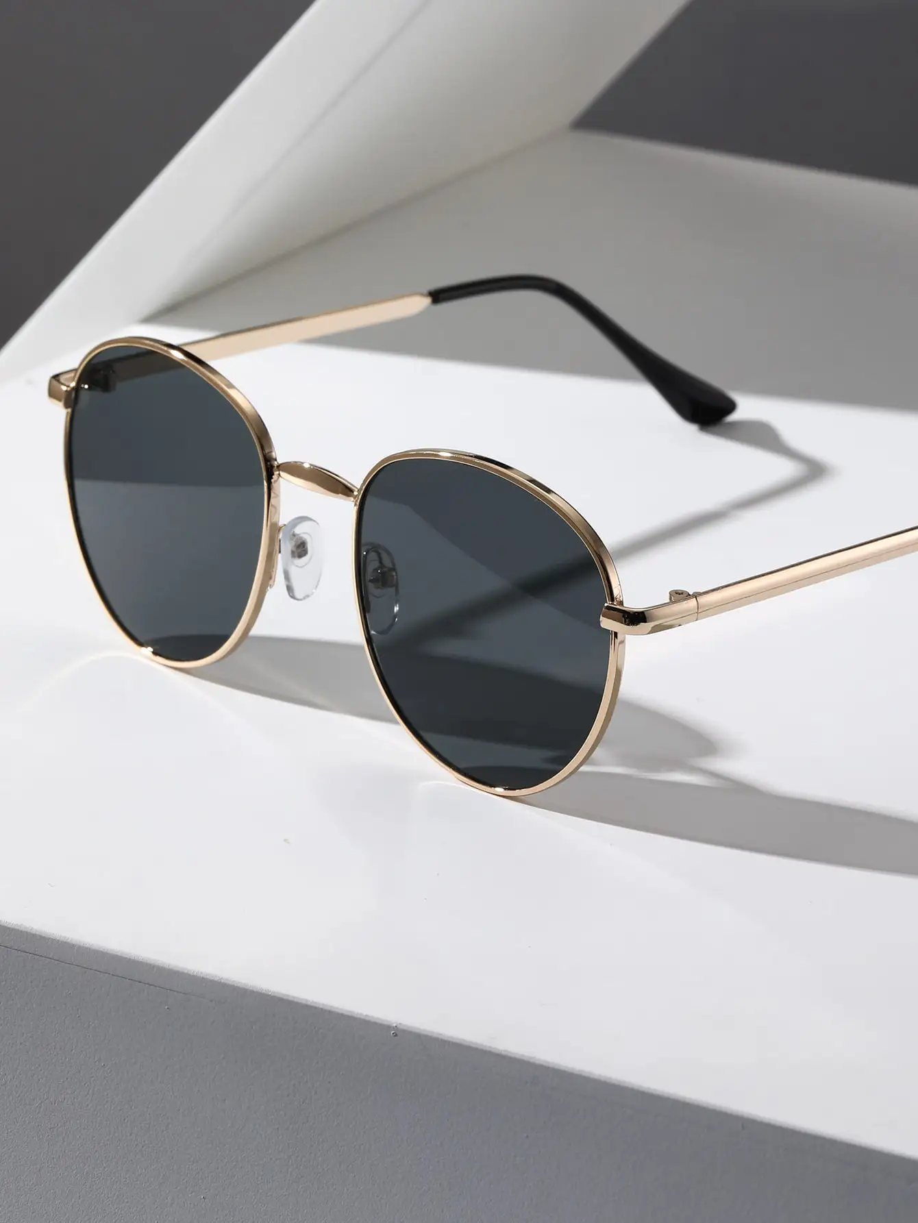 1 шт. солнцезащитные очки унисекс в металлической оправе