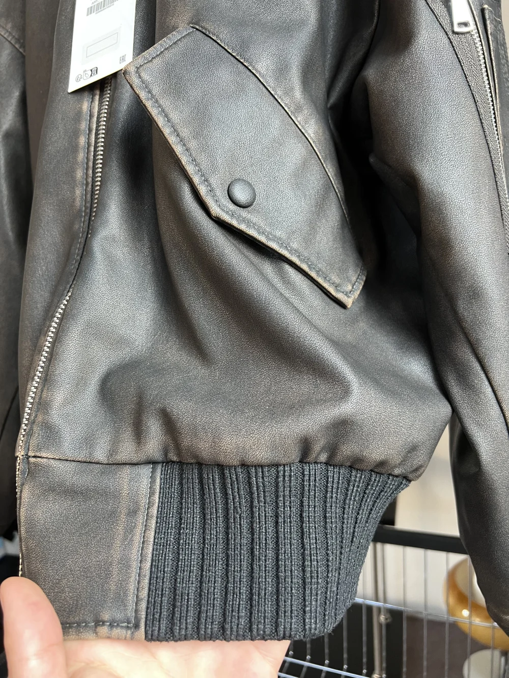 Рисунок 3 - Куртка-бомбер женская из искусственной кожи