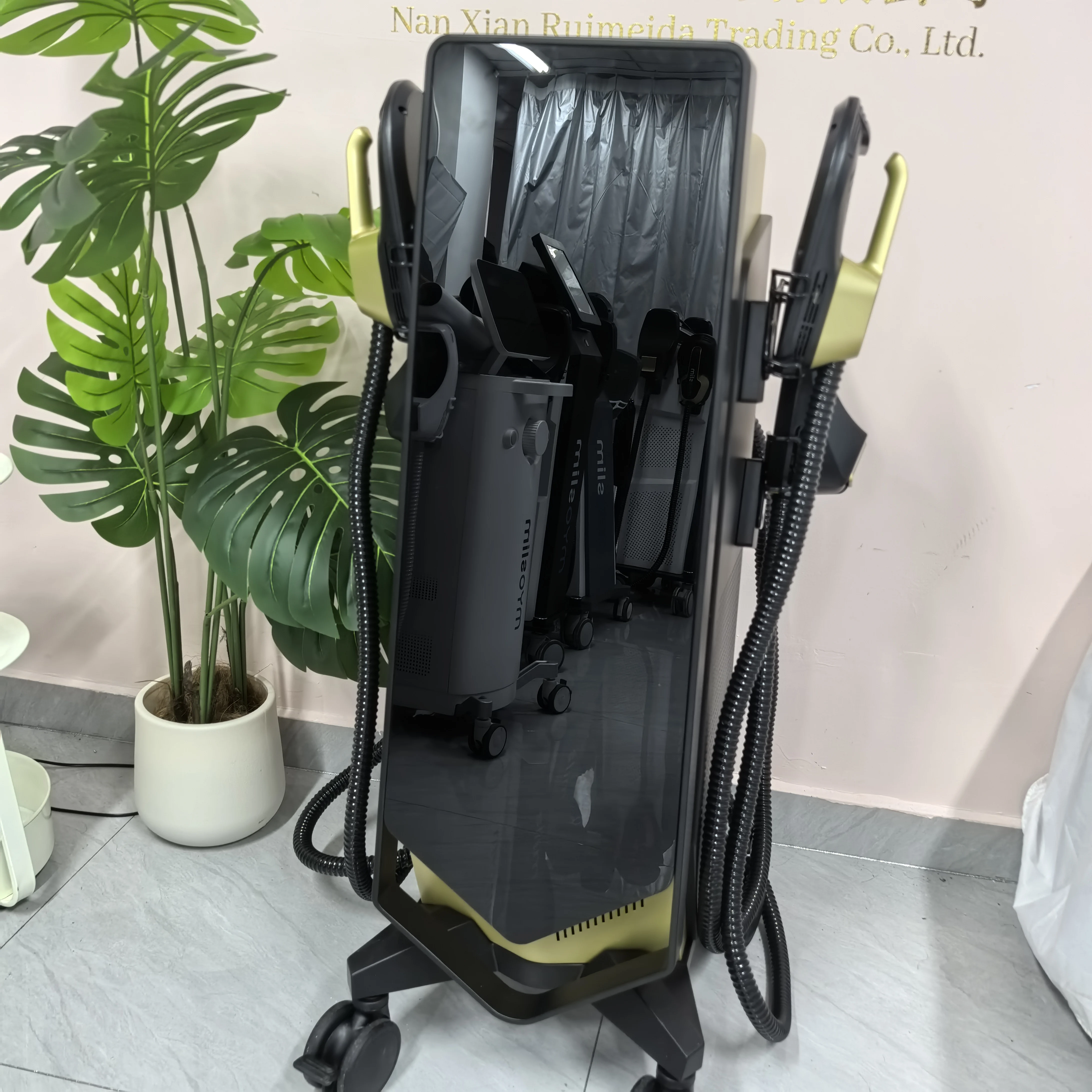 Фото HIEMT EMS MYOslim 6500 Вт Высокоинтенсивный радиочастотный электромагнитный вибрационный массажер для фитнеса и тренировок мышц. №3