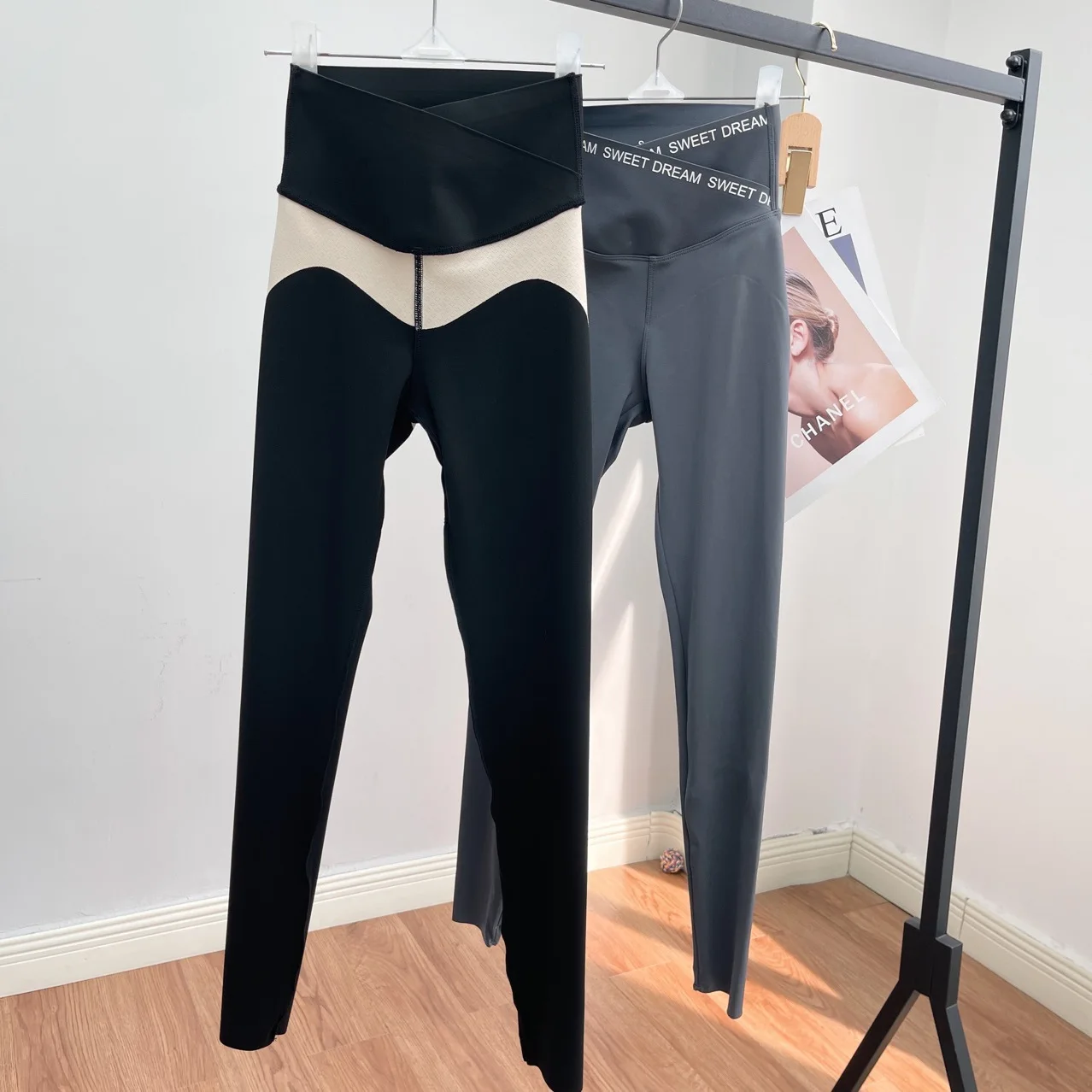 

2022 summer thin section solid color matte cool letter cross waist shark trousers high waist black bottoming yoga pants